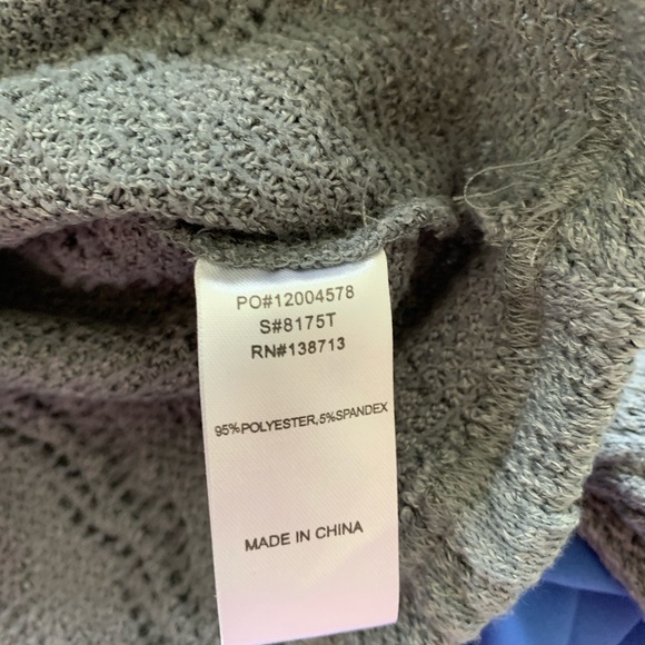 Doe & Rae | Gray Bell Sleeve Sweater Large - Picture 6 of 7